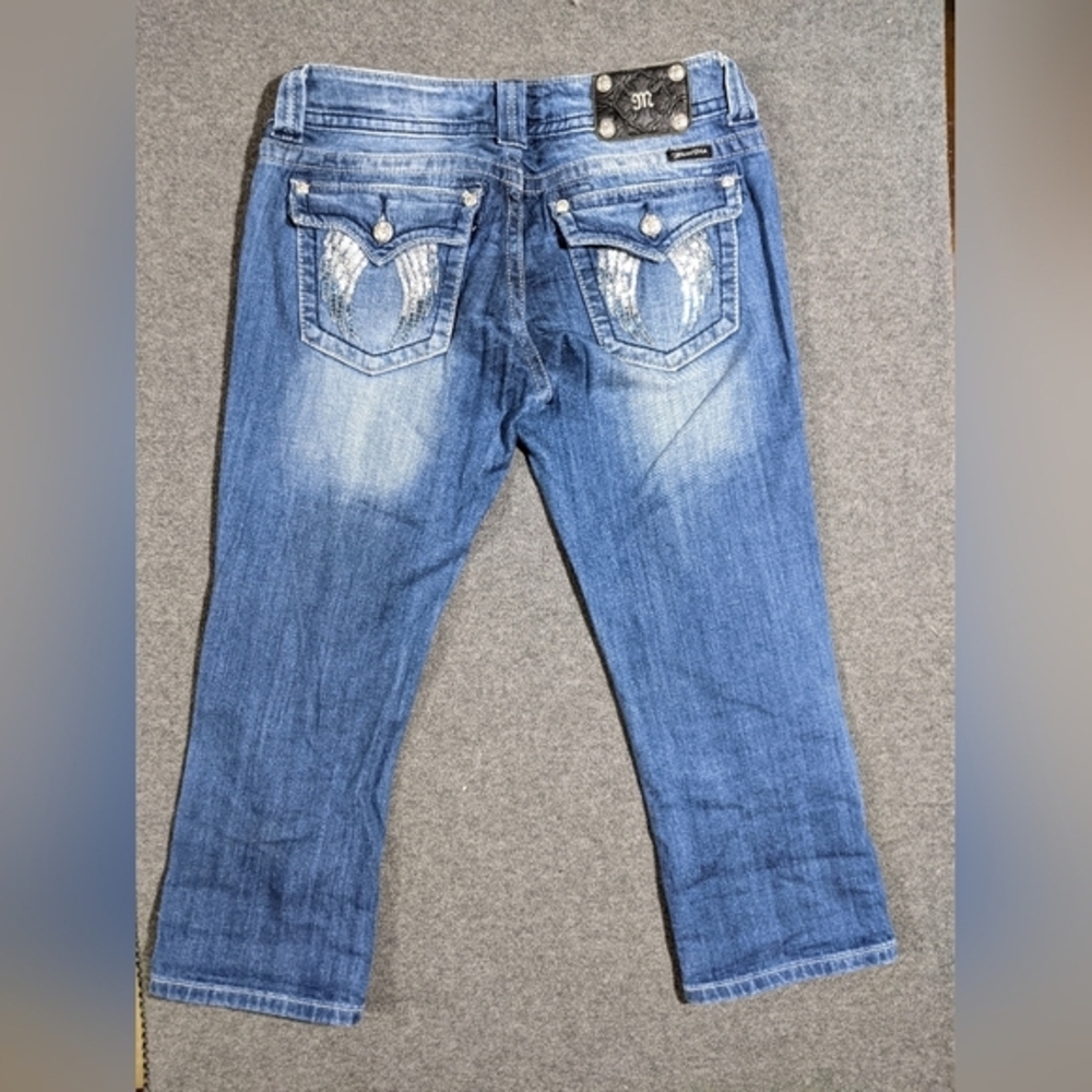 Miss Me jean capris sequined angel wing back pockets size 29 inseam 21"
